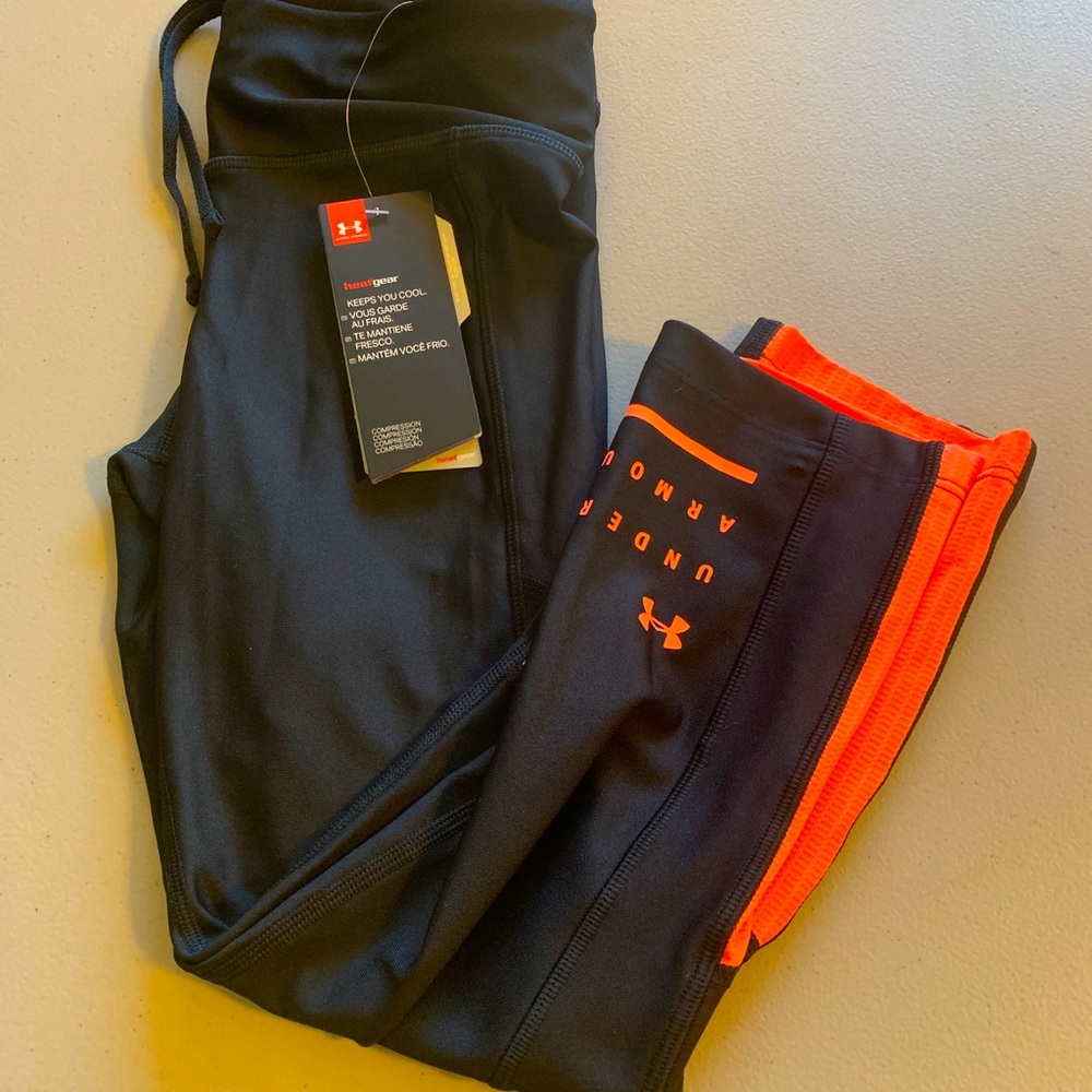 NWT Under Armour Capris Small